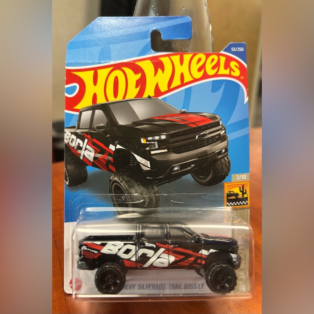 2022 🔥Hot Wheels🔥 2019 (‘19) Chevy Silverado Trail Boss LT #53/250